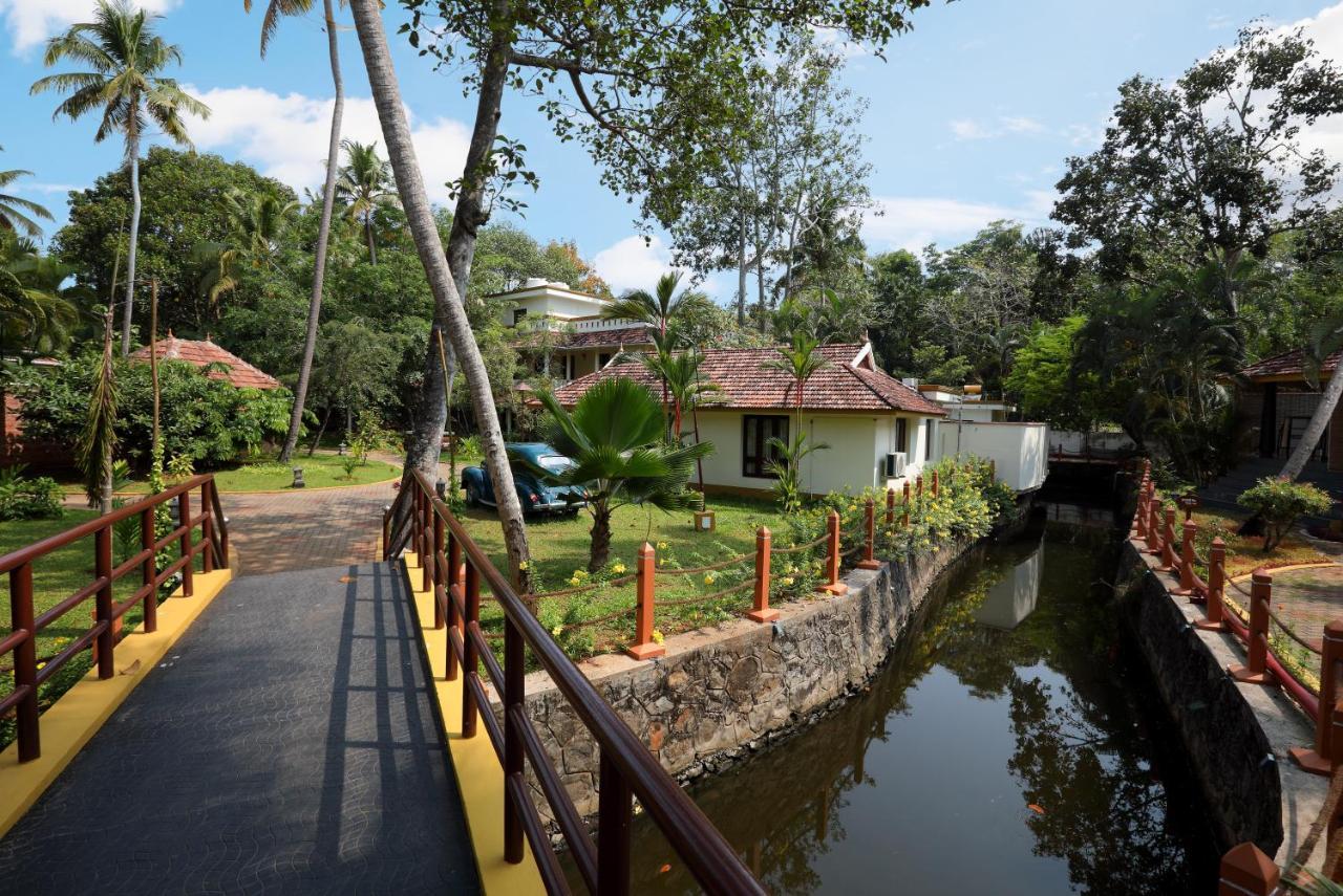 The World Backwaters, Alleppey Кумараком Екстер'єр фото