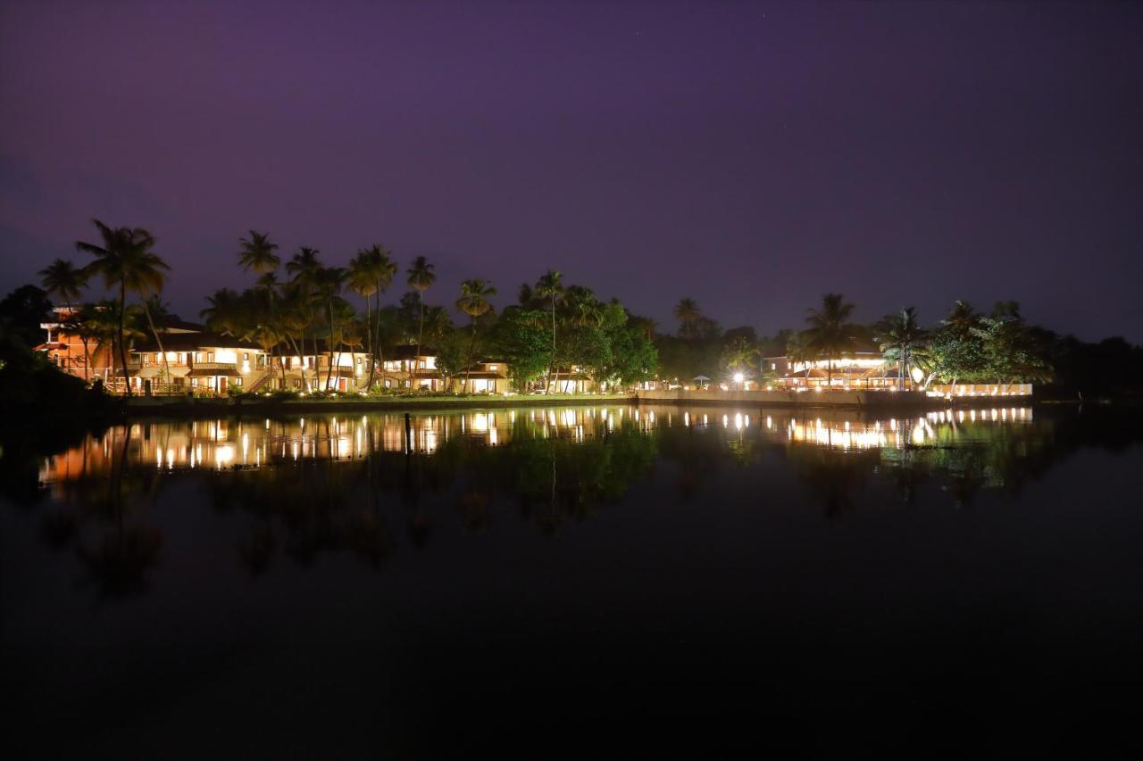 Готель The World Backwaters, Alleppey Кумараком Екстер'єр фото