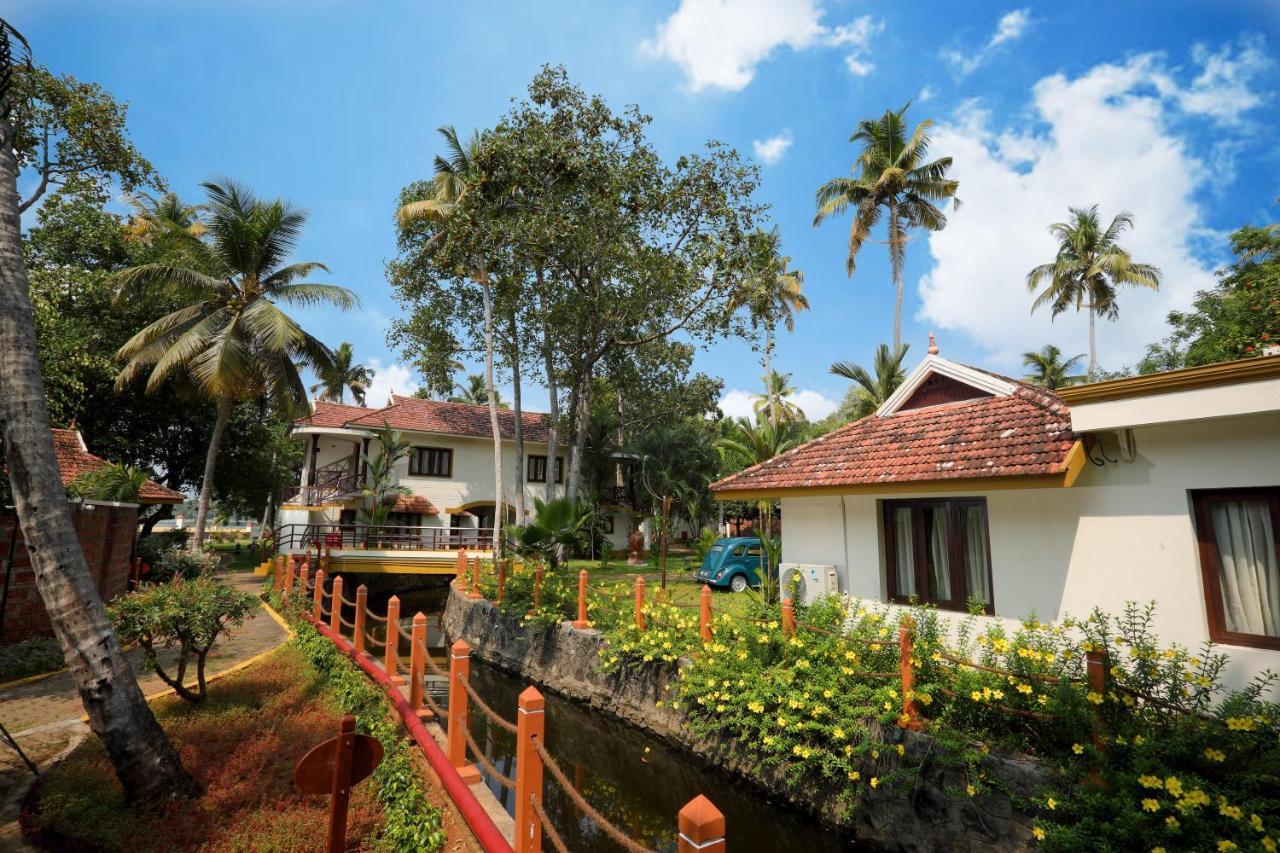 Готель The World Backwaters, Alleppey Кумараком Екстер'єр фото