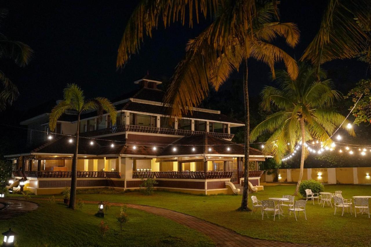 The World Backwaters, Alleppey Кумараком Екстер'єр фото