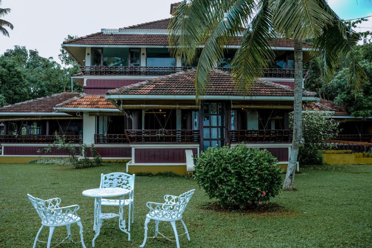 Готель The World Backwaters, Alleppey Кумараком Екстер'єр фото