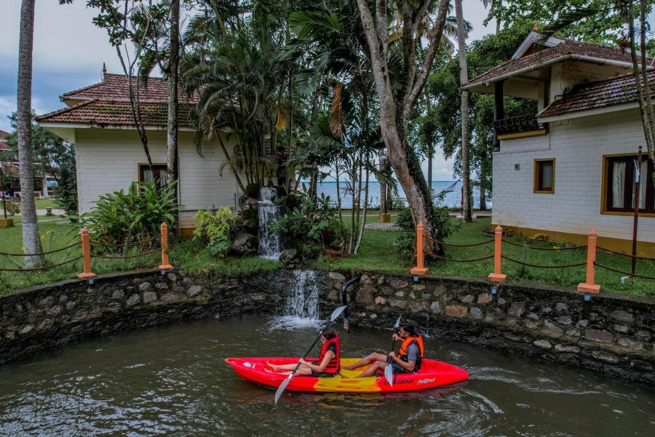 Готель The World Backwaters, Alleppey Кумараком Екстер'єр фото