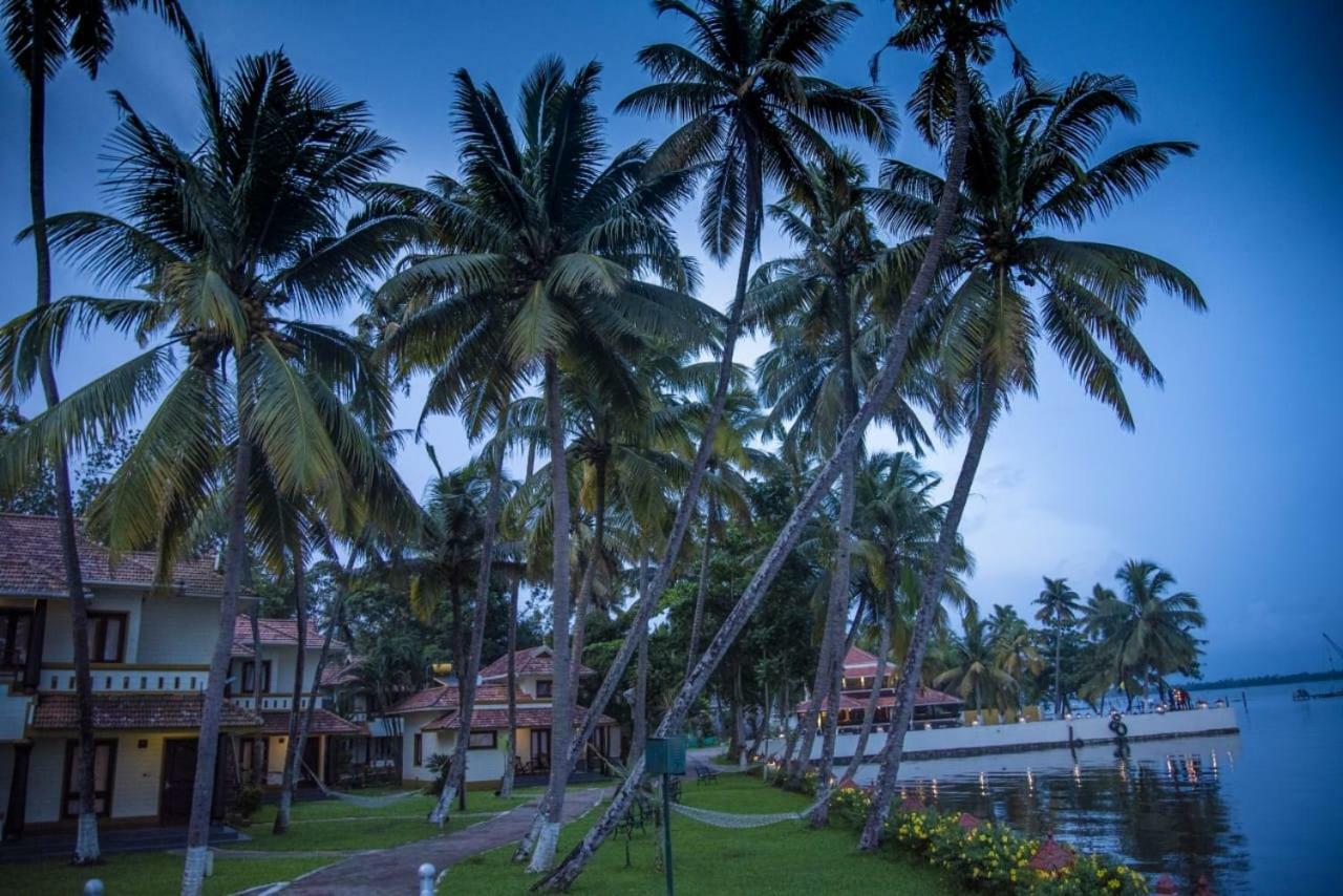 Готель The World Backwaters, Alleppey Кумараком Екстер'єр фото